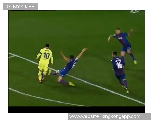 梅西助攻佩德里内切破门精彩瞬间左脚低射精准入网