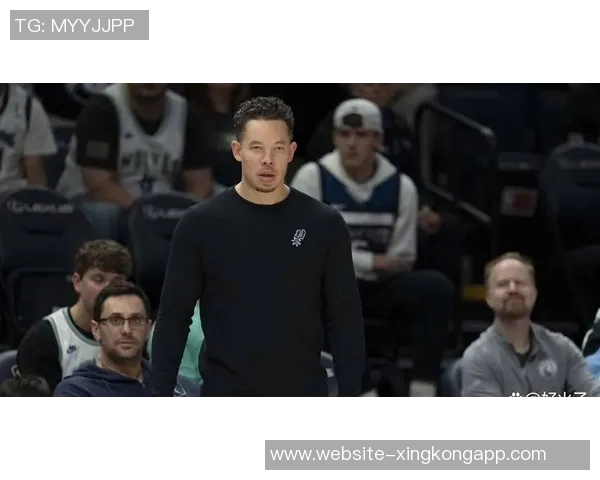 米奇约翰逊强调文班是球队基石但他渴望团队合作而非孤军奋战